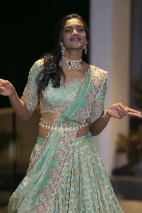 உற்சாக நடனம்