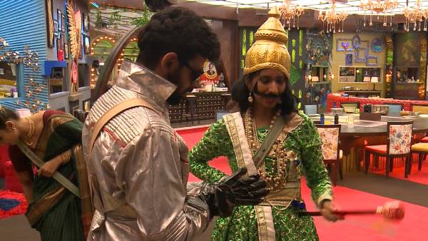 மதுமிதா தேர்வு