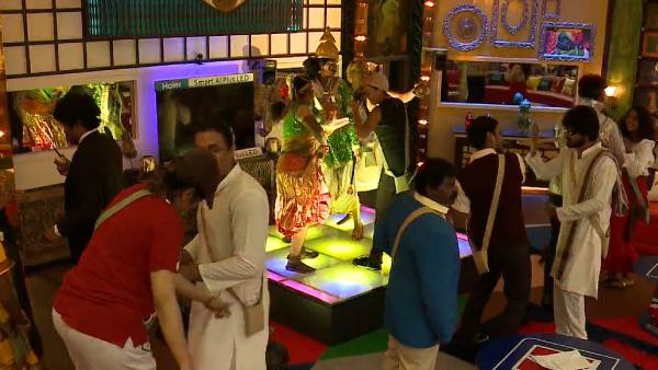 ஆடிவா பாடிவா