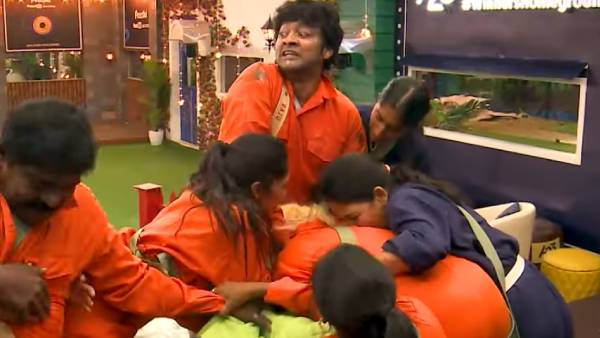 நெட்டிசன்ஸ்