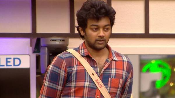 அடுத்த ஆரி