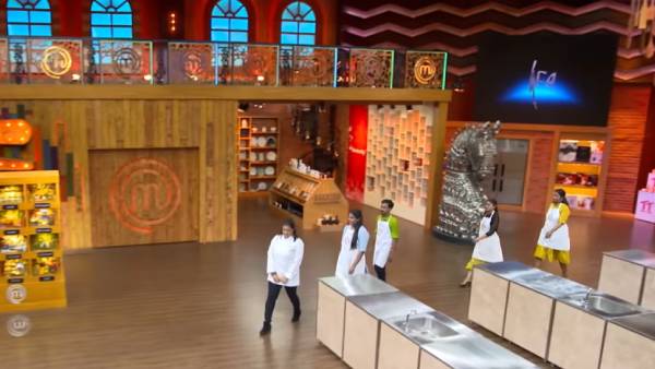 இறுதிப் போட்டியில் 4 பேர் 