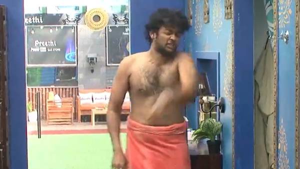 வேட்டி அவுக்கணும்