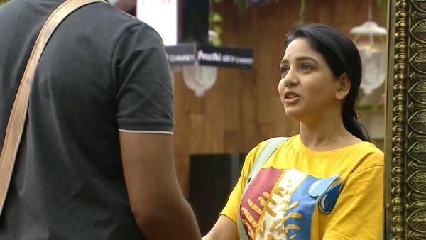 பாவனி மட்டும்