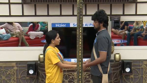 கண்ணாடி டாஸ்க்