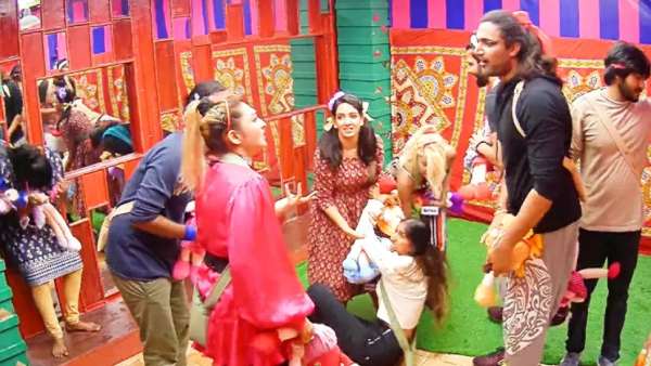 கண்ணாடி டாஸ்க் 