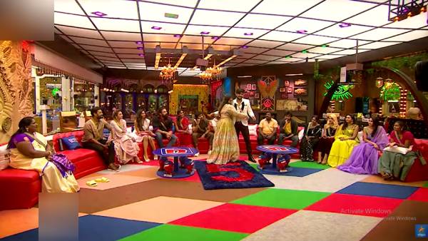 வெளியேற போவது யார்