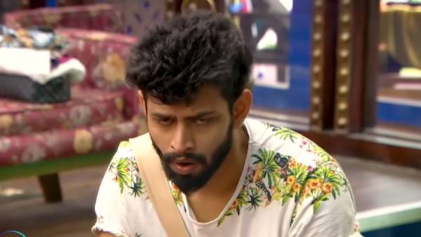 பிரியங்காவிற்காக பேசும் வருண்