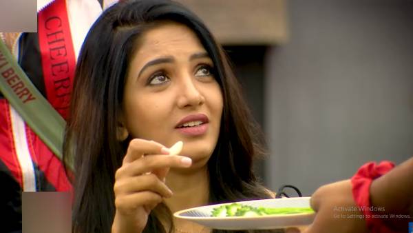 தண்டனை அனுபவிக்கும் போட்டியாளர்கள்