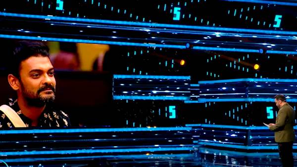 வாசல் கதவு வரை