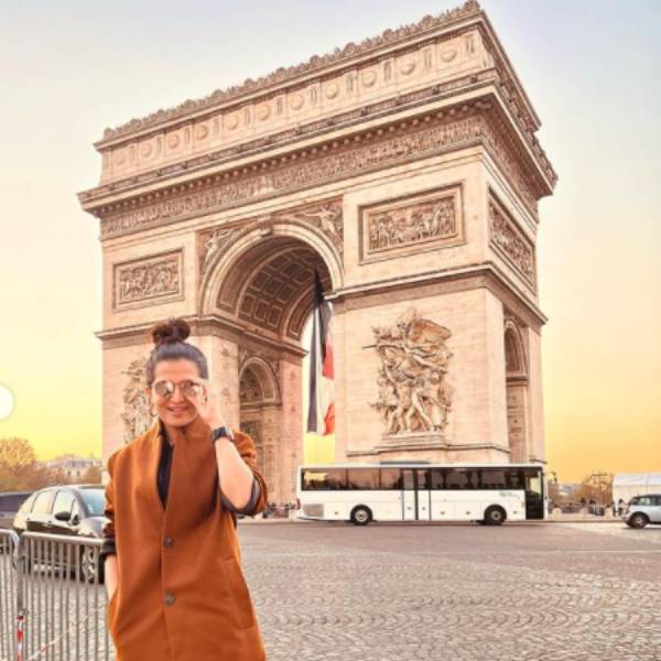 ஆர்க் டி டிரியோம்ப் அருகில்