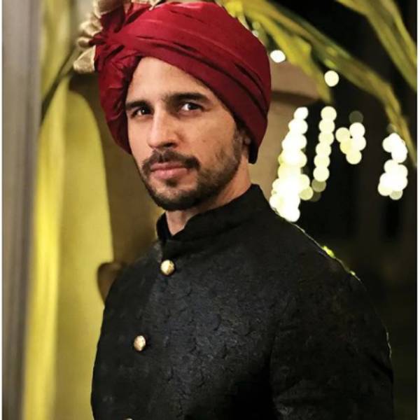 மெரூன் நிற டர்பன் மெரூன் நிற டர்பன்