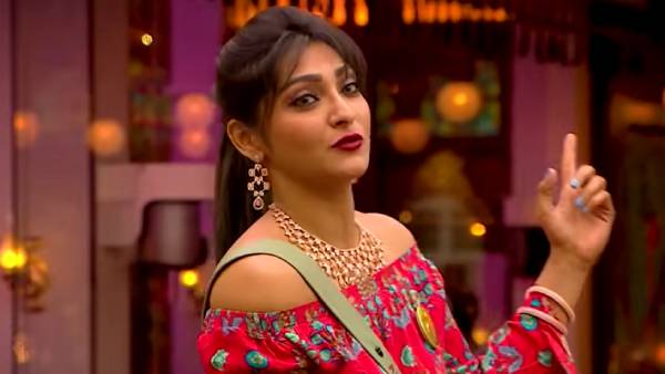 தண்டனை கொடுத்த அக்ஷரா