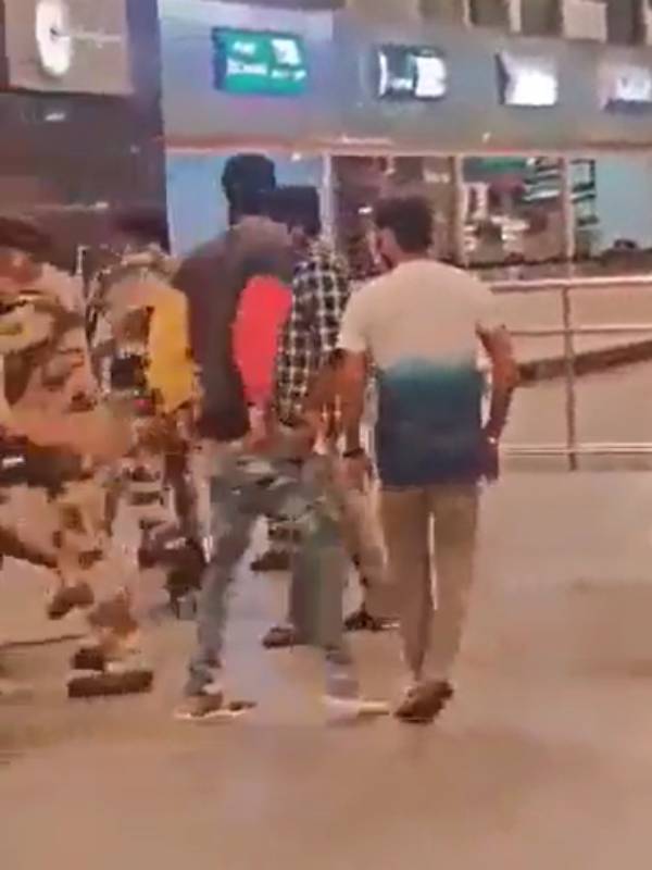 கைது செய்த போலீசார்