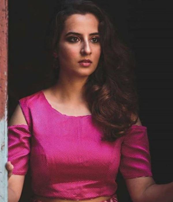 பக்கபலமாக வைத்து பக்கபலமாக வைத்து