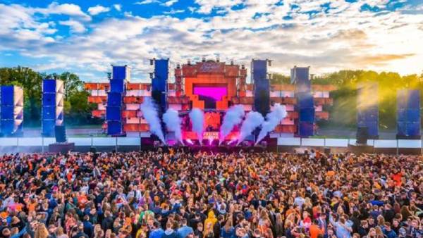 திரைப்பட விழாக்களில்..