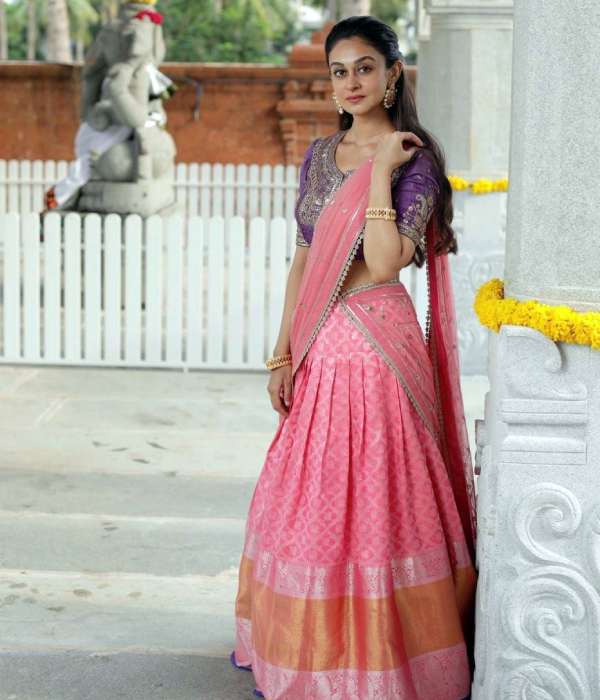  முதல் படத்திலேயே க்யூட்டான நடிப்பை