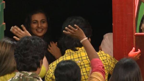 எப்படி விளையாடுறேன் எப்படி விளையாடுறேன்