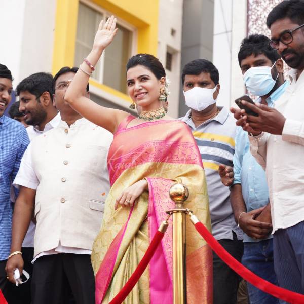 பட்டுப் புடவையில் சமந்தா