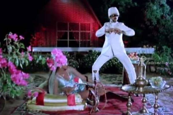 கொண்டாடும் பாடல்