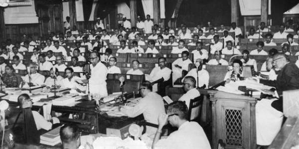 நாளை பதில் அளிக்கிறேன் - அண்ணா