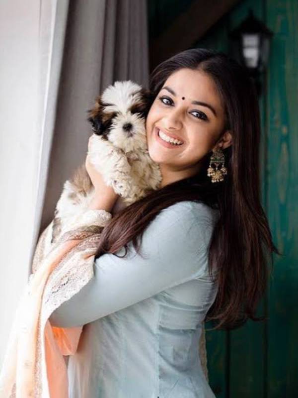 சாவித்திரியை கண்முன்னே கொண்டுவந்து காட்டி