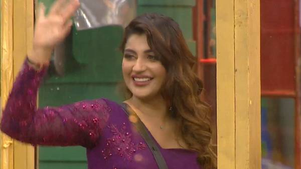 என்னால் நடக்க முடிகிறது 