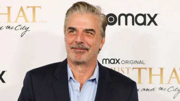 சர்ச்சைகளில் சிக்கி.. சர்ச்சைகளில் சிக்கி..