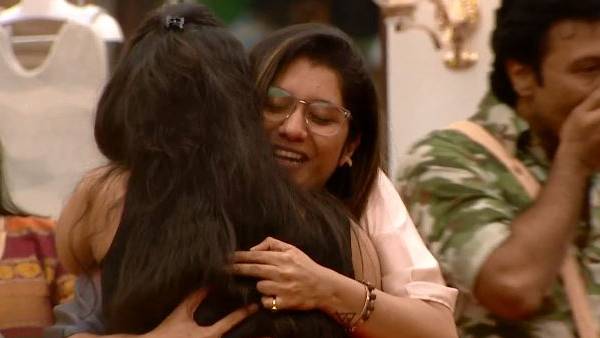 வெட்கப்பட வைத்த பிரியங்கா