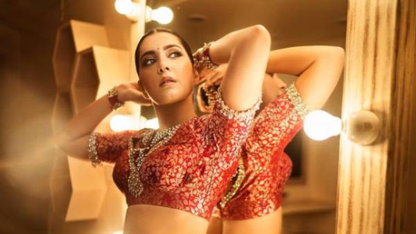 ரசிக்க வைக்கும் ராஷி கன்னா