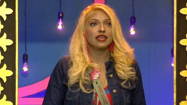 சோஷியல் மீடியாவில் பிஸி 