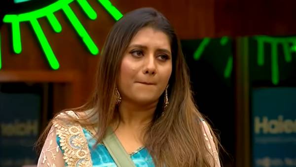 பிரியங்கா ஹேப்பி