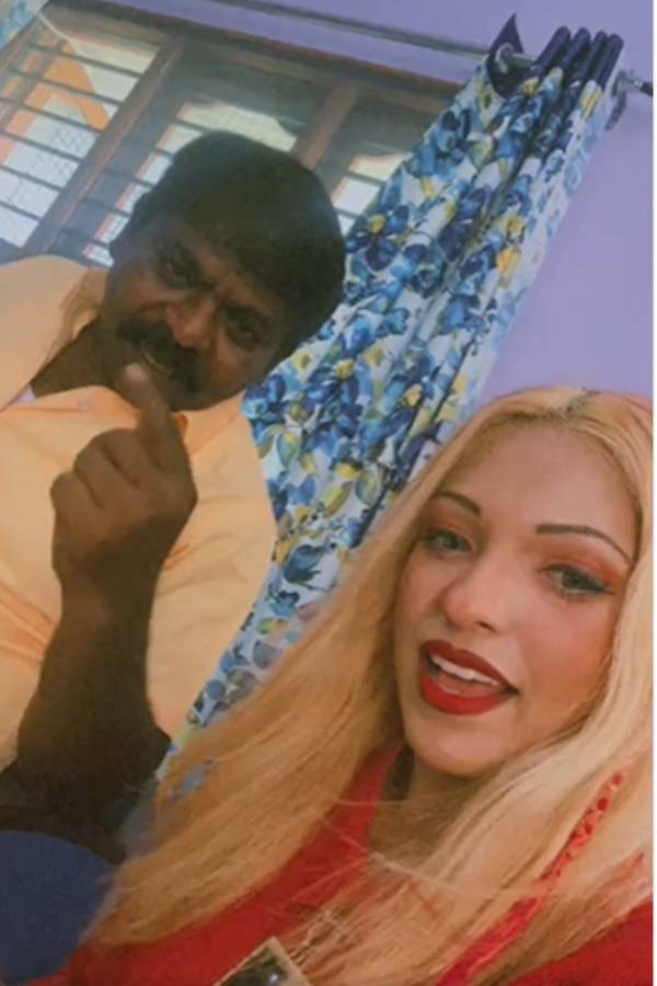 லைவில் ஆதரவு கேட்ட அண்ணாச்சி