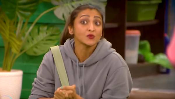 தள்ளி விட்டிருப்பேன்