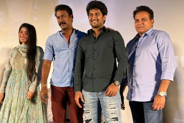 எனக்கு மகள் போல்..