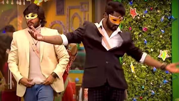 கலாய்க்கும் நெட்டிசன்கள் 