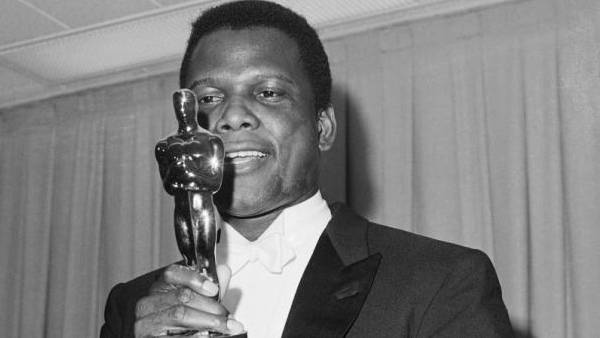 ஆஸ்கர் வென்ற முதல் கருப்பின நடிகர்