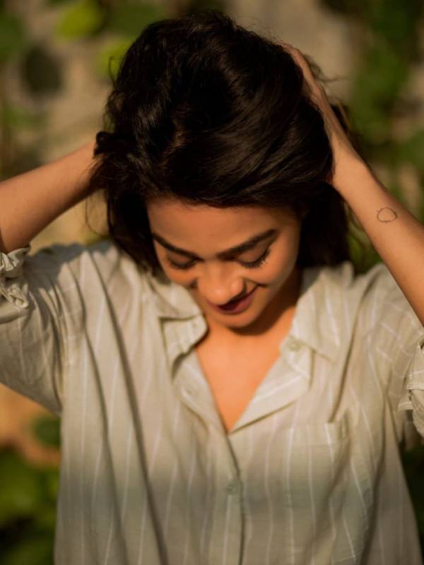  மஞ்சள் வெயில் க்யூட் க்ளிக்ஸ் 