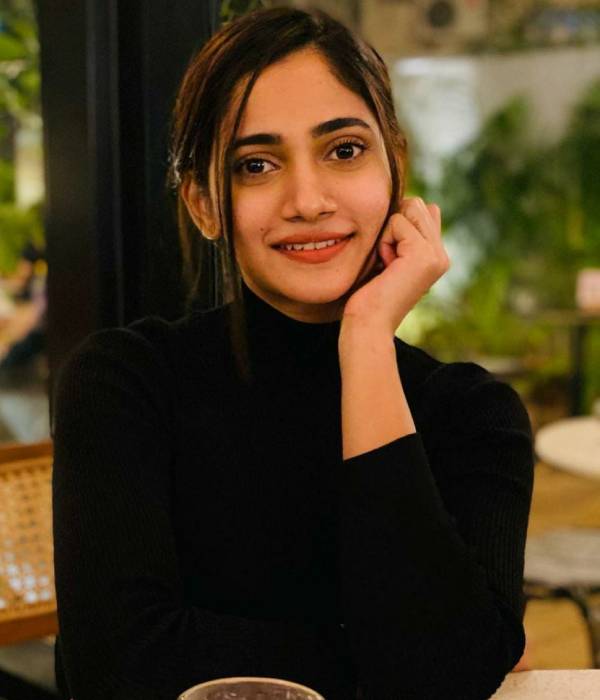  பல தரப்பட்ட கலைஞர்கள்