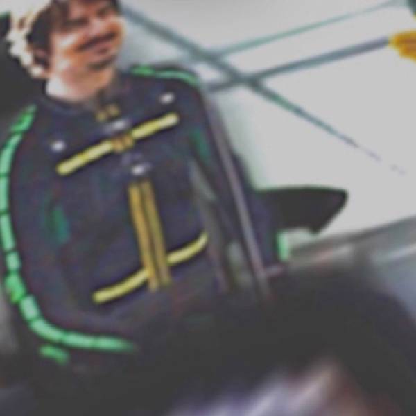 டாம் குரூஸ் எனும் அதிரடி ஹீரோ டாம் குரூஸ் எனும் அதிரடி ஹீரோ