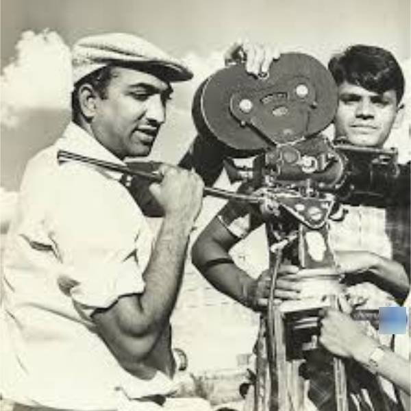 கிரேன் ஷாட், ட்ராலி ஷாட், ஏரியல் ஷாட் கலக்கிய தமிழ் படக்குழுவினர்