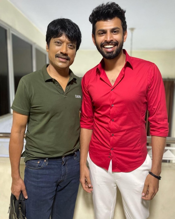 வாழ்த்து பெற்றார்