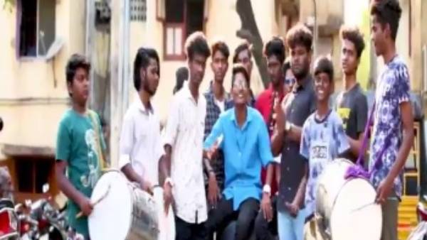 சமூகத்தில் விஷத்தை ஏற்றும் பாடகர்கள்