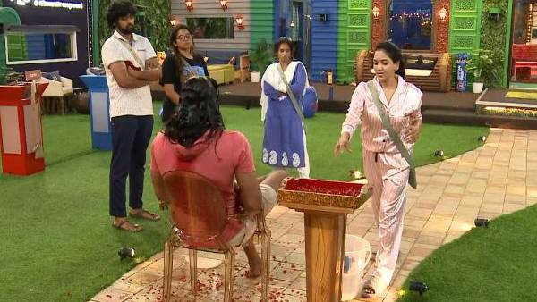 பஸ் டாஸ்க்கிலும்