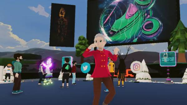  அமெரிக்காவில் இருக்கும் உங்கள் மகனுடன் கை குலுக்கலாம், கட்டி அணைக்கலாம்