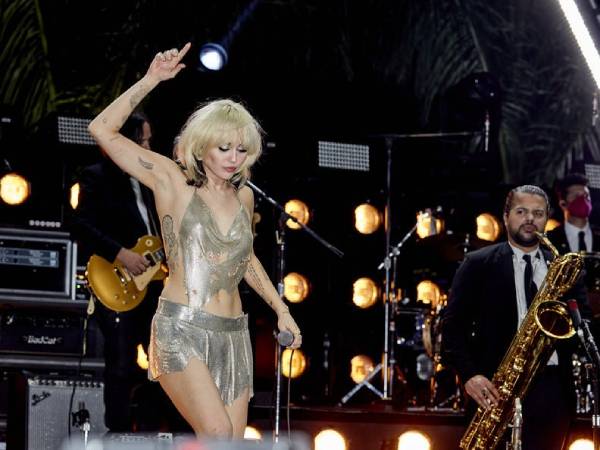 156 மில்லியன் ஃபாலோயர்கள்