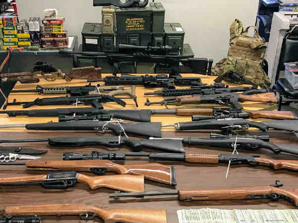 150 டம்மி துப்பாக்கிகள் பறிமுதல்