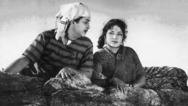 கருப்பு வெள்ளையில் கலக்கிய இயக்குநர் ஸ்ரீதர் குழு