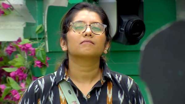 இரண்டுமே பிரியங்கா தான் 