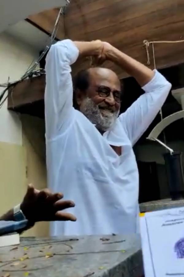 அடுத்த படம் வருமா? எதிர்பார்ப்பில் ரசிகர்கள் அடுத்த படம் வருமா? எதிர்பார்ப்பில் ரசிகர்கள்